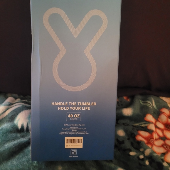 40oz NIB Meoky Blue Gradient Tumbler - Picture 2 of 4